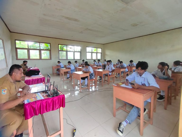 Suasana Siswa Sedang UAS